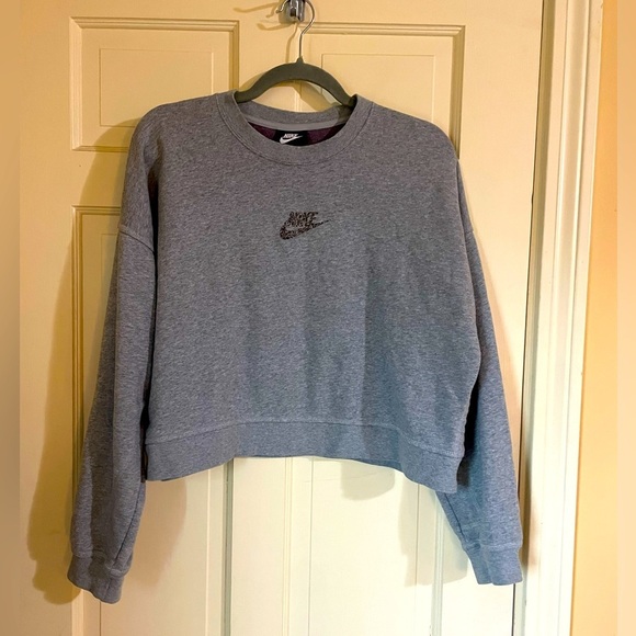 Nike Women’s Sportswear Crewneck Pullover Grey Activewear Size Medium - Picture 11 of 11